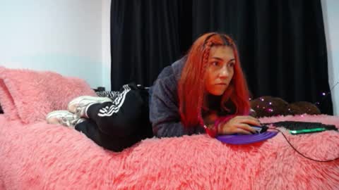 hannaqueen23 online show from October 6, 2025, 12:30 am