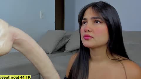 Snapshot of hannathompson___ chatting on October 18, 2025, 1:12 pm Hanna online show from October 18, 2025, 1:12 pm