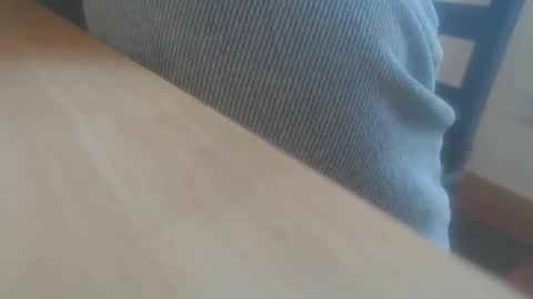 Snapshot of hannes_k chatting on October 19, 2025, 8:37 am hannes_k online show from October 19, 2025, 8:37 am