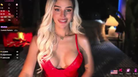 hanny113826 online show from November 12, 2025, 7:03 pm