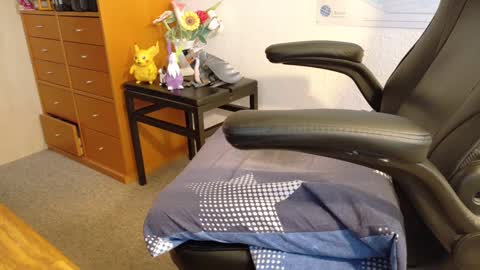 Snapshot of hansi63 chatting on February 8, 2025, 7:04 am charly online show from February 8, 2025, 7:04 am