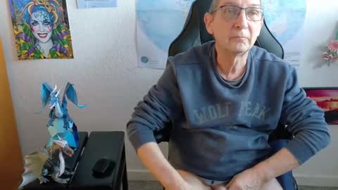 Snapshot of hansi63 chatting on February 23, 2025, 3:18 pm charly online show from February 23, 2025, 3:18 pm