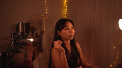 Mizi online show from December 7, 2024, 1:25 am