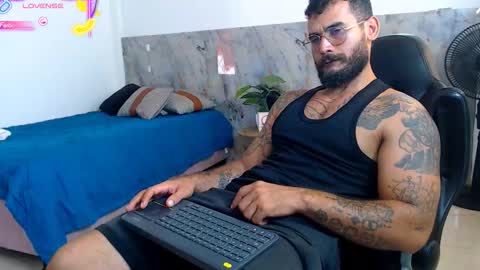 hanz_col online show from November 10, 2025, 5:56 pm