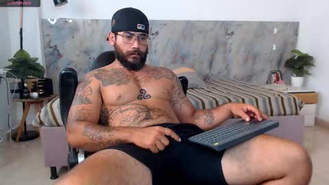 Snapshot of hanz_col chatting on March 16, 2026, 11:14 am hanz_col online show from March 16, 2026, 11:14 am