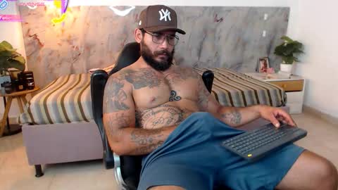 Snapshot of hanz_col chatting on March 23, 2026, 12:25 am hanz_col online show from March 23, 2026, 12:25 am