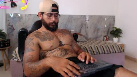 Snapshot of hanz_col chatting on April 2, 2026, 3:53 pm hanz_col online show from April 2, 2026, 3:53 pm