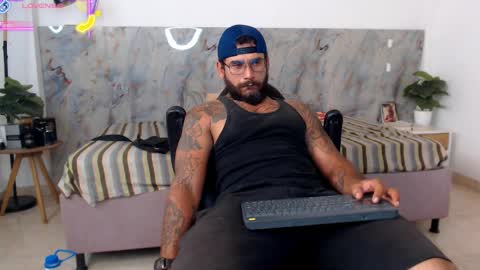 Snapshot of hanz_col chatting on April 5, 2026, 1:36 am hanz_col online show from April 5, 2026, 1:36 am