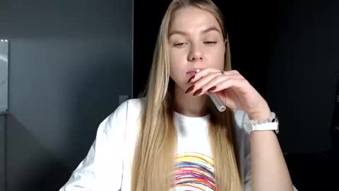 Snapshot of happy_fox_ chatting on October 15, 2025, 10:10 pm happy_fox_ online show from October 15, 2025, 10:10 pm