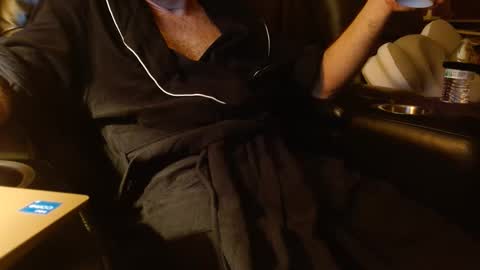 Snapshot of happyhogan1 chatting on January 6, 2025, 8:35 am Jhonassmann12 online show from January 6, 2025, 8:35 am