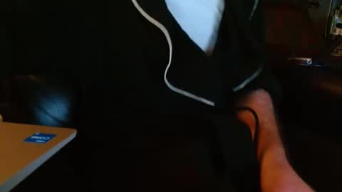 Snapshot of happyhogan1 chatting on March 2, 2025, 12:43 pm Jhonassmann12 online show from March 2, 2025, 12:43 pm