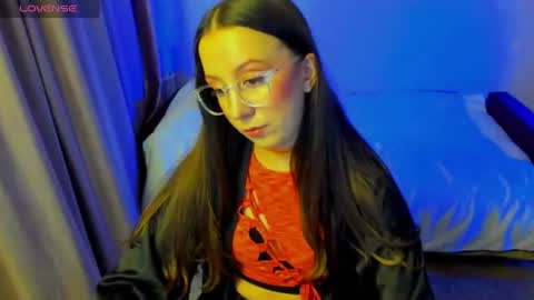 Snapshot of happystephanie chatting on June 18, 2026, 7:18 pm Stephanie online show from June 18, 2026, 7:18 pm