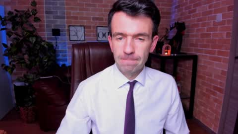Snapshot of hard_and_juici chatting on December 16, 2024, 2:38 pm Steve online show from December 16, 2024, 2:38 pm