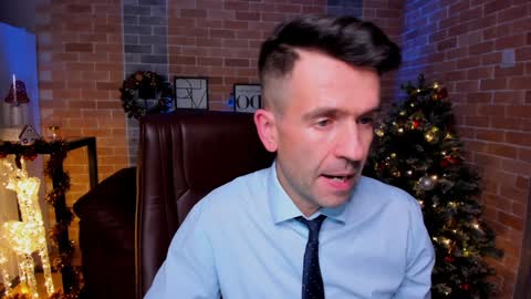 Snapshot of hard_and_juici chatting on December 23, 2024, 5:54 pm Steve online show from December 23, 2024, 5:54 pm