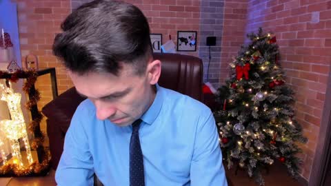 Snapshot of hard_and_juici chatting on December 28, 2024, 1:06 pm Steve online show from December 28, 2024, 1:06 pm