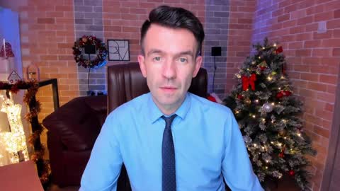 Snapshot of hard_and_juici chatting on December 28, 2024, 4:09 pm Steve online show from December 28, 2024, 4:09 pm