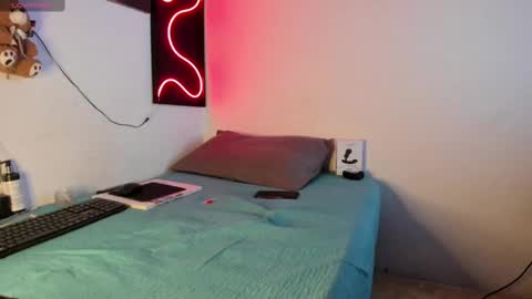 hardboy_latin online show from March 12, 2025, 2:41 am