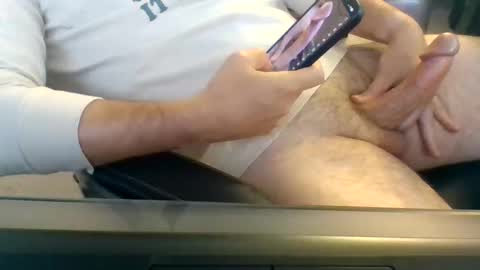 Makeithappen9086 online show from April 7, 2026, 1:22 pm