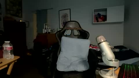 Snapshot of harddmikee chatting on July 8, 2026, 8:24 pm harddmikee online show from July 8, 2026, 8:24 pm