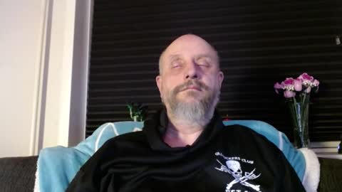 MrLazy online show from February 3, 2026, 6:46 pm