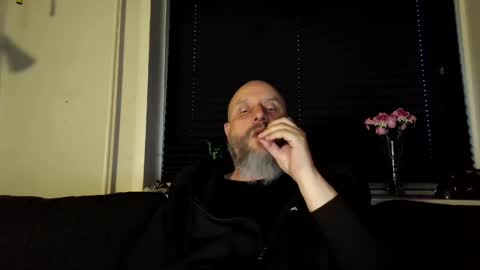 MrLazy online show from April 13, 2026, 6:13 pm