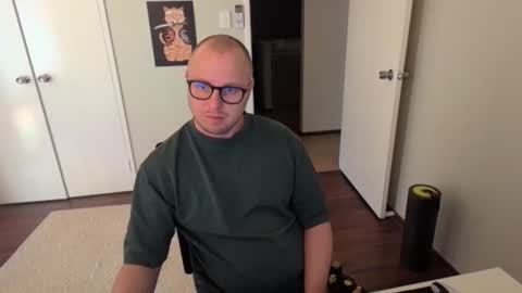 Stand Lee online show from October 20, 2025, 5:52 am