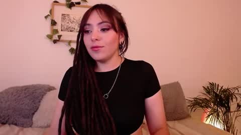 Snapshot of harmonyy01 chatting on January 6, 2025, 3:20 am Harmony Please help me to reach 100 thumbs up online show from January 6, 2025, 3:20 am