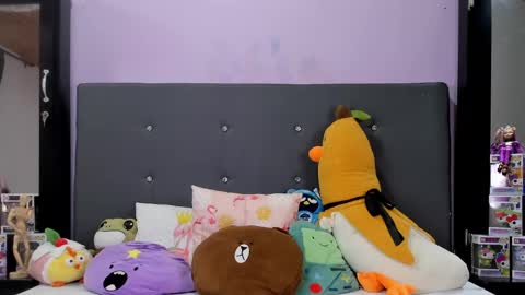 Snapshot of harmonyy_hill chatting on February 12, 2025, 3:18 am Harmony Hill online show from February 12, 2025, 3:18 am