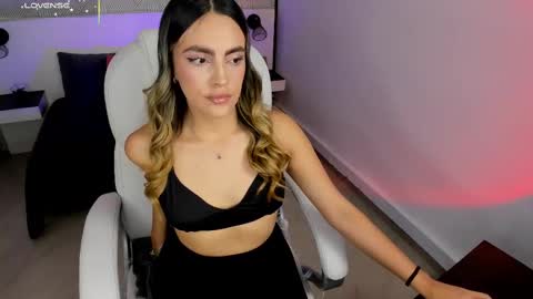 Harper  online show from November 17, 2025, 2:01 pm