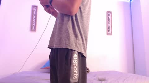 Snapshot of harrythomson1 chatting on December 28, 2024, 2:01 am harry thomson online show from December 28, 2024, 2:01 am