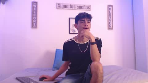 Snapshot of harrythomson1 chatting on December 30, 2024, 3:03 am harry thomson online show from December 30, 2024, 3:03 am