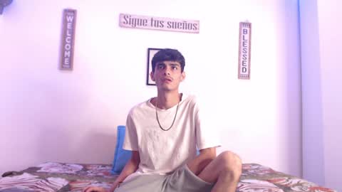 Snapshot of harrythomson1 chatting on January 24, 2025, 3:32 am harry thomson online show from January 24, 2025, 3:32 am