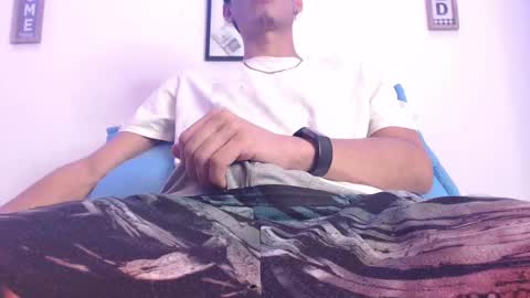 Snapshot of harrythomson1 chatting on February 15, 2025, 5:09 am harry thomson online show from February 15, 2025, 5:09 am