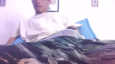 Snapshot of harrythomson1 chatting on February 18, 2025, 2:27 pm harry thomson online show from February 18, 2025, 2:27 pm