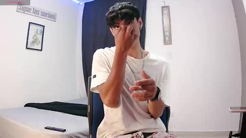 Snapshot of harrythomson1 chatting on October 3, 2025, 11:40 am harry thomson online show from October 3, 2025, 11:40 am