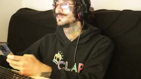 Snapshot of hatsumotokyoto chatting on January 28, 2025, 3:57 am More content   2   online show from January 28, 2025, 3:57 am