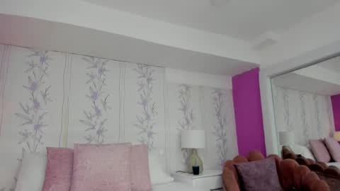 HazelMoret online show from September 10, 2025, 11:43 am