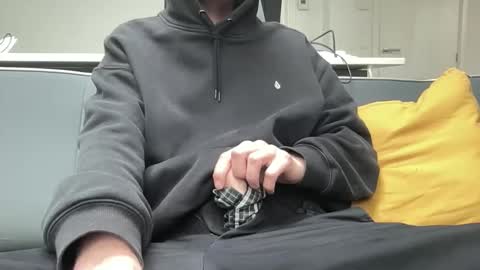 hchappel19 online show from April 19, 2026, 11:42 am