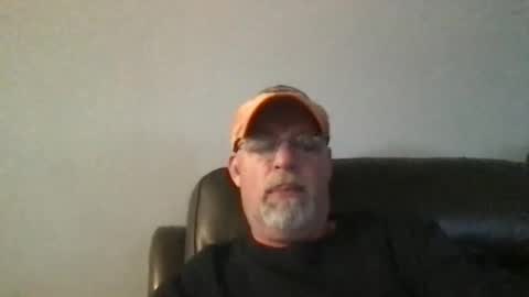 Snapshot of hdeuce22 chatting on December 17, 2024, 4:43 pm Hdeuce22 online show from December 17, 2024, 4:43 pm