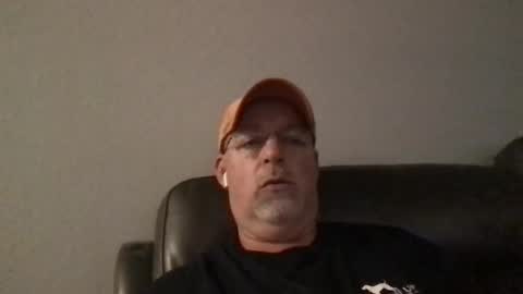 Snapshot of hdeuce22 chatting on March 10, 2025, 5:22 am Hdeuce22 online show from March 10, 2025, 5:22 am