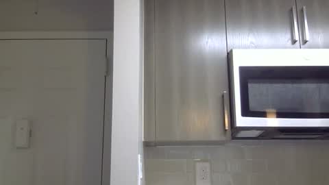 heatwavee online show from October 31, 2025, 3:35 pm