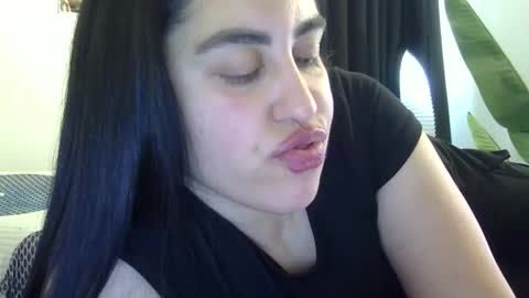 Snapshot of heatwavee chatting on May 17, 2026, 7:54 pm heatwavee online show from May 17, 2026, 7:54 pm