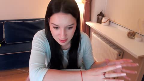 Heaven girl online show from December 3, 2024, 3:22 pm