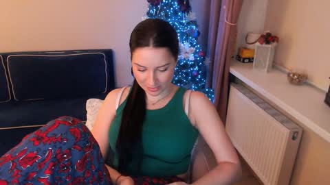 Heaven girl online show from January 14, 2025, 5:56 pm