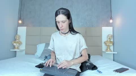 Keira Hecate online show from July 8, 2026, 7:29 pm