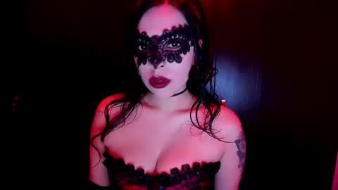 Snapshot of hecate_and_crow chatting on October 31, 2025, 6:47 am online show from October 31, 2025, 6:47 am