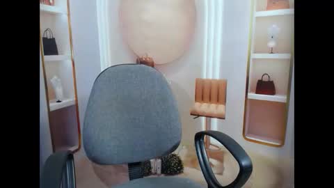 Snapshot of hechin chatting on January 9, 2026, 2:42 pm love bug online show from January 9, 2026, 2:42 pm