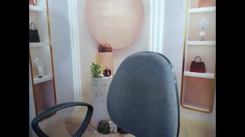 Snapshot of hechin chatting on January 14, 2026, 3:23 am love bug online show from January 14, 2026, 3:23 am