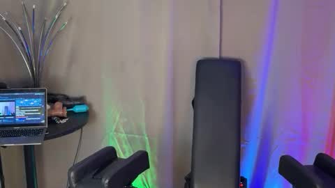 Snapshot of hectorramirezxxx chatting on December 22, 2025, 7:05 am LockedThug online show from December 22, 2025, 7:05 am