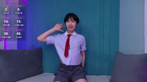 HEEJIN online show from May 23, 2026, 4:50 am